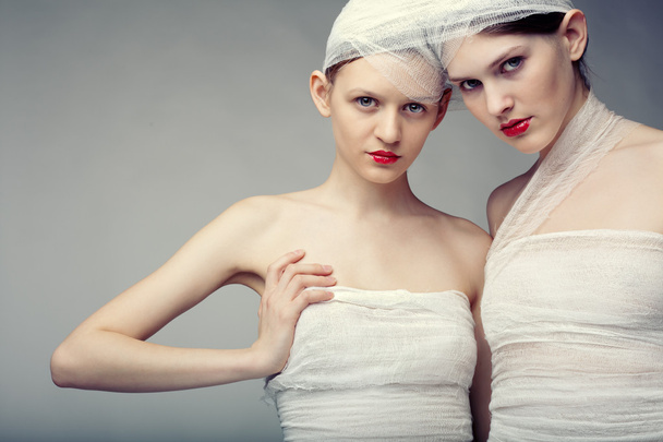 Two young women - Valokuva, kuva