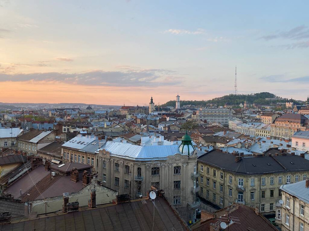 A modern város Lviv Nyugat-Ukrajnában az ősi európai építészet - Fotó, kép