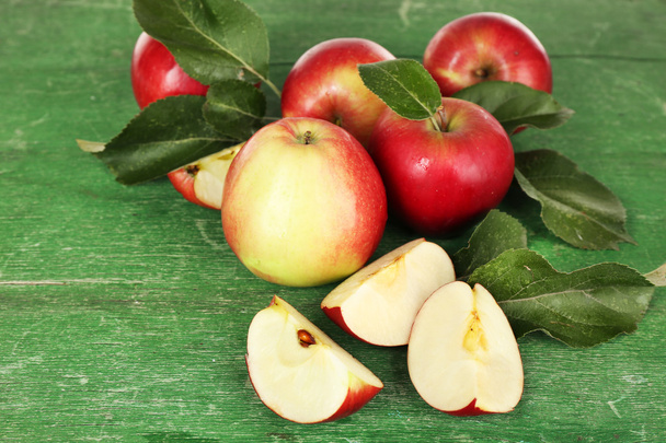 Ripe red apples - Fotografie, Obrázek