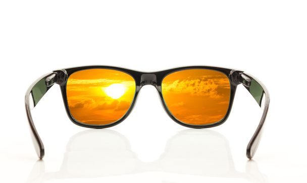 フレーム眼鏡の夕日 - 写真・画像