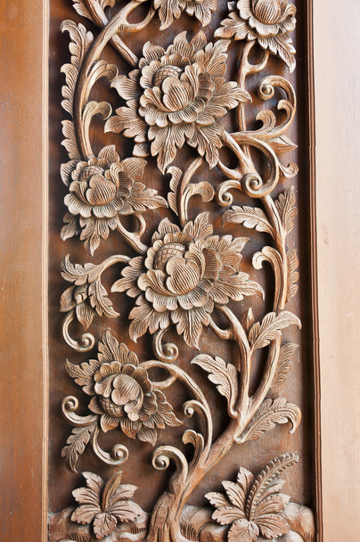 houten tempel venster snijwerk - Foto, afbeelding