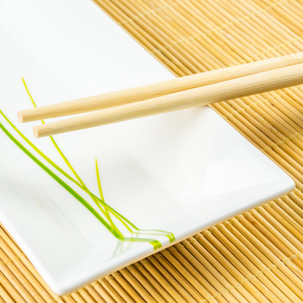 sushi en un mantel de bambú
 - Foto, Imagen