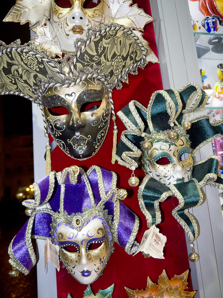 イタリア ローマのカンポ ・ フィオーリの市場での販売上のマスク - 写真・画像
