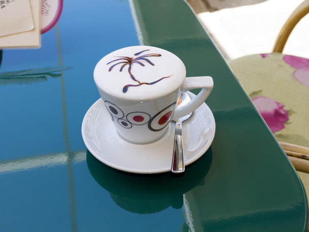 spektakulärer Kaffee in Cavtat, einer wunderschönen Stadt am Meer in Kroatien - Foto, Bild