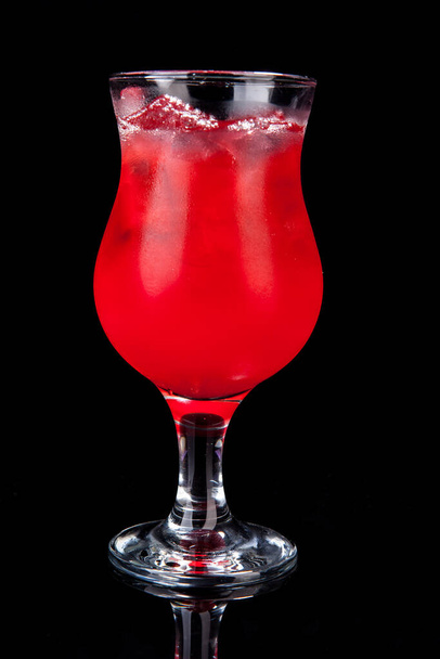 alcholol cocktail isolated on black - Foto, Imagem