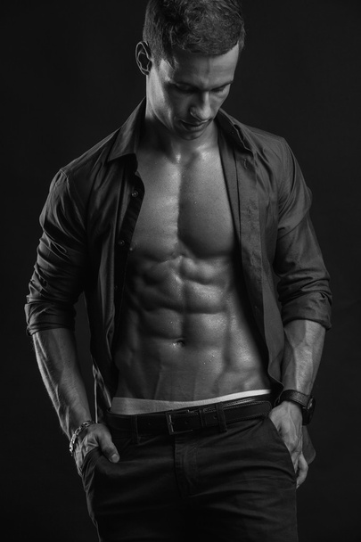 atletik erkek fitness modeli - Fotoğraf, Görsel