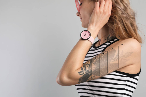 Woman before and after laser tattoo removal procedures on light background. Space for text - Fotografie, Obrázek