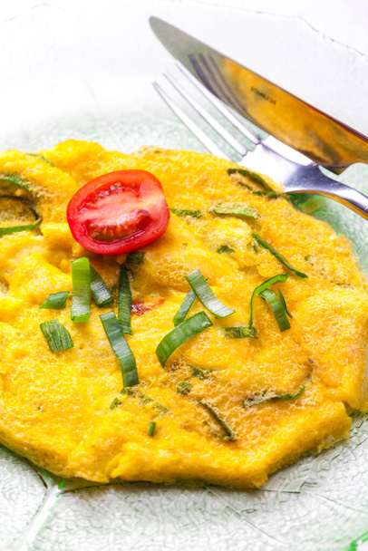 egg omelette with spring onion and tomato - Photo, Image