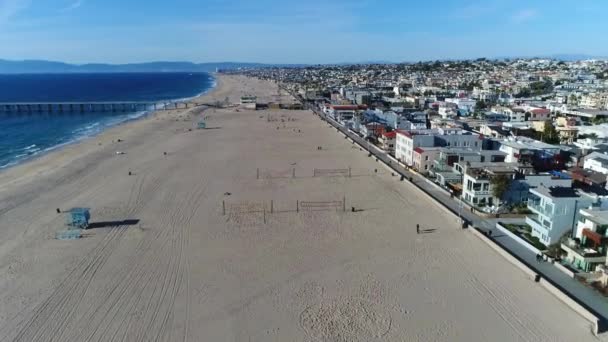 Hermosa Beach, Kalifornia, Csendes-óceán partján, légi felvétel, csodálatos táj - Felvétel, videó