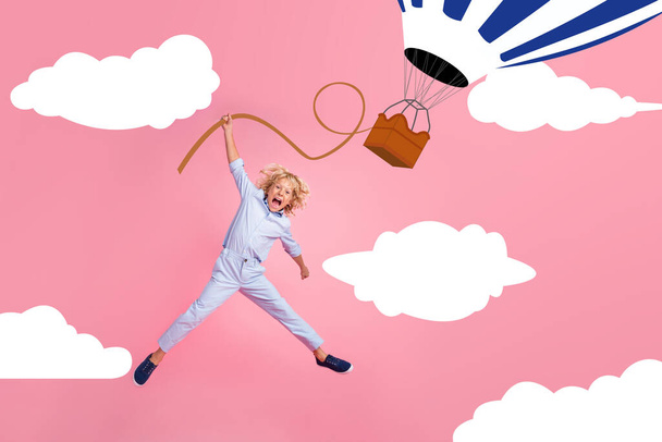 Creative artwork cartoon sketch of boy screaming crazy fast air balloon high travel isolated pink sky color background - Φωτογραφία, εικόνα