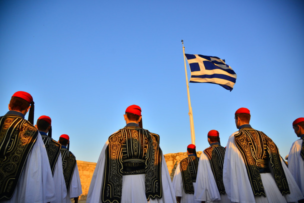 Presidente greco guardie in uniformi tradizionali
 - Foto, immagini