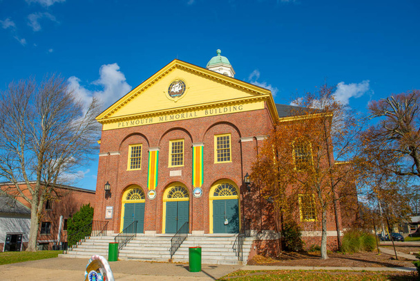 Plymouth Memorial Hall at 83 Court Street in het historische centrum van Plymouth, Massachusetts MA, Verenigde Staten.  - Foto, afbeelding