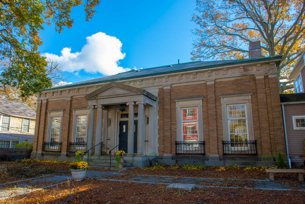 Russell Library at 13 North Street in het historische centrum van Plymouth, Massachusetts MA, Verenigde Staten.  - Foto, afbeelding