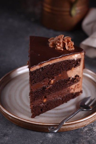 super suklaa kakku viipale jälkiruoaksi - Valokuva, kuva
