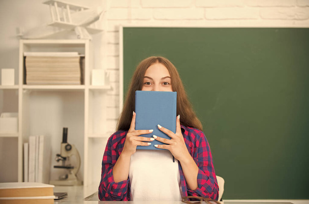 back to school. teen girl ready to study. kid do homework with book. teenager student. - Photo, Image