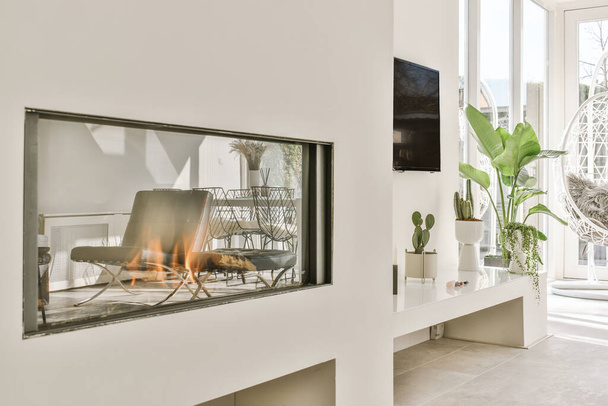 Modern fireplace in white wall - Foto, afbeelding
