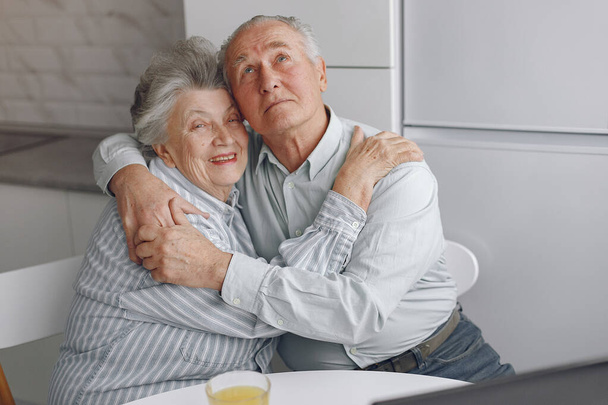 Beautiful old couple spent time together at home - Foto, Imagem