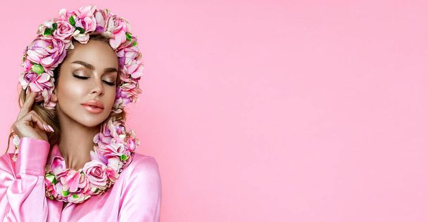 Spring concept. Beautiful natural woman in wreath with flowers. Spring makeup. Beauty portrait of female face with natural beauty. Spring fashion. Skin care concept, beauty spa. Spring woman. - 写真・画像