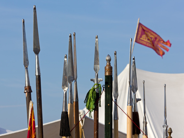 Conjunto de lanzas medievales
 - Foto, imagen