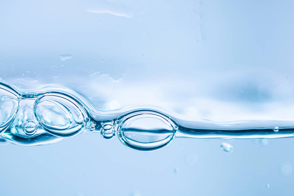 Burbujas de aire azul bajo el agua Burbujas de fondo submarino - Foto, Imagen