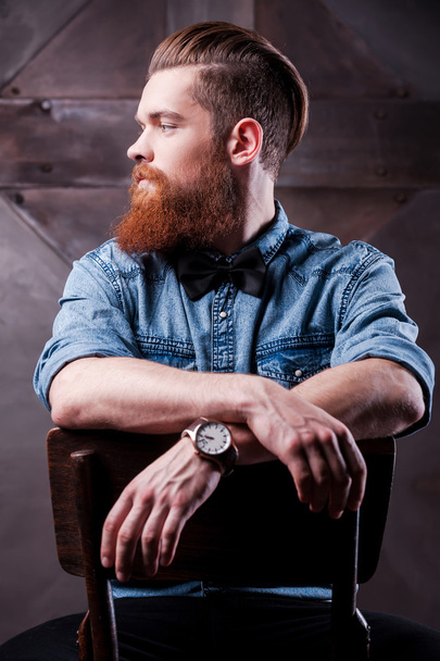 Bearded man looking away - Zdjęcie, obraz