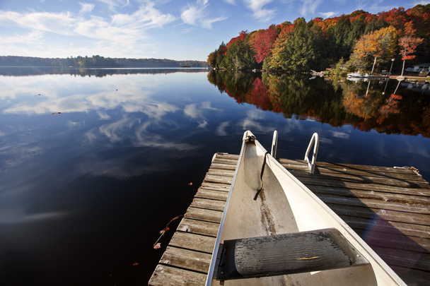 Lago en otoño
 - Foto, Imagen