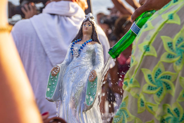 Posąg Iemanja podczas przyjęcia na jej cześć w Rio de Janeiro Brazylia. - Zdjęcie, obraz