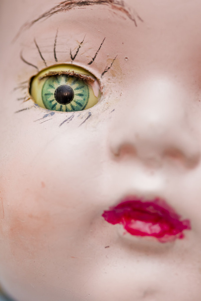 Retro popje met één oog - Foto, afbeelding