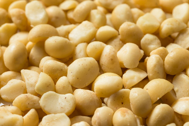 Raw Shelled Organic Macadamia Nuts in a Bowl - Foto, imagen