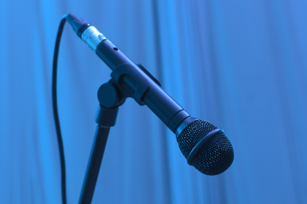 mikrofon na jevišti - Fotografie, Obrázek