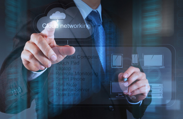 zakenman hand werken met een cloud computing-diagram op de n - Foto, afbeelding