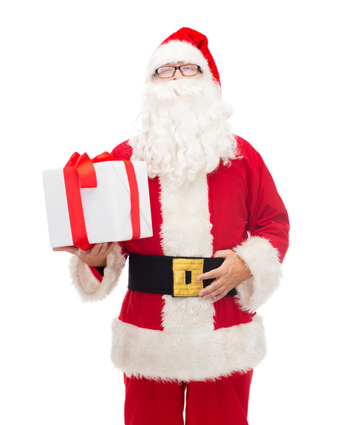 man in costume of santa claus with gift box - Fotoğraf, Görsel