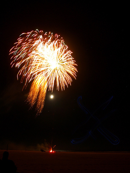 Fireworks on the Beach with LED Light Trails from Kites - Photo, Image
