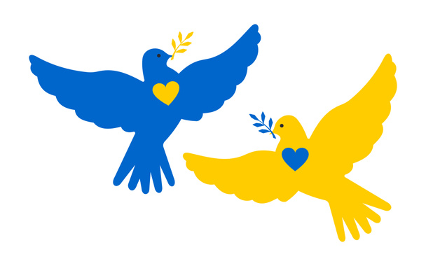 Pari söpöä keltaista ja sinistä rauhankyyhkystä, joilla on oksa nokassa ja sydän rinnassa. Linnut tukevat rauhaa Ukrainassa.  - Valokuva, kuva