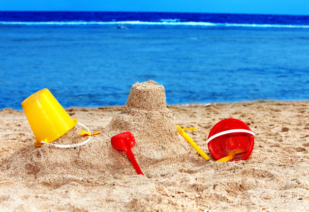 děti hračky na písčité pláži. - Fotografie, Obrázek
