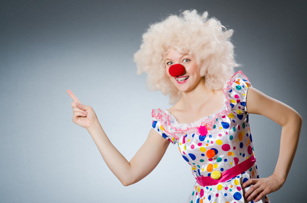 Clown con parrucca bianca
 - Foto, immagini