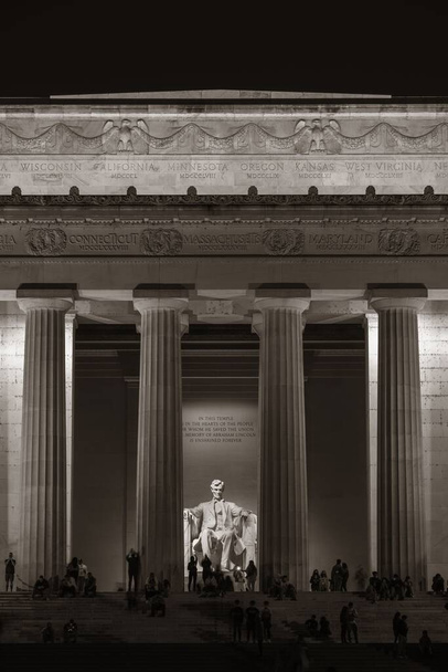 Lincoln Memorial monumento nazionale di notte a Washington DC  - Foto, immagini