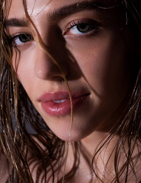 Beautiful girl. Sensual young woman face close up. Sexy model face - Valokuva, kuva