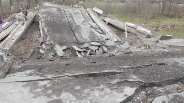 Pont routier détruit par la bombe russe - Séquence, vidéo