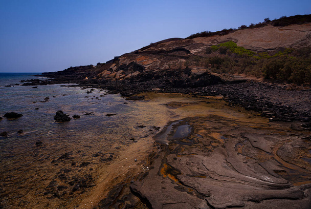 Vista de la playa de lava de Linosa llamada Mannarazza, Sicilia. Italia - Foto, imagen