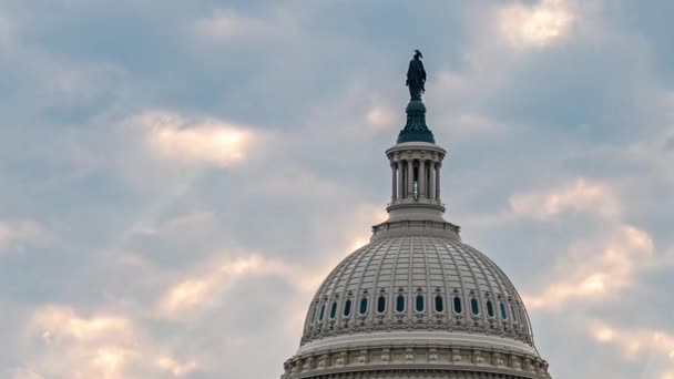 US Capitol Hill domo primer plano vista mañana sol luz timelapse en Washington DC - Metraje, vídeo
