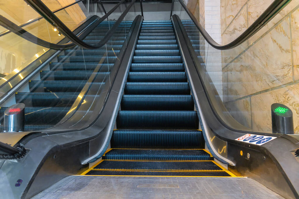 Modern escalators in a shopping mall without people - Foto, imagen