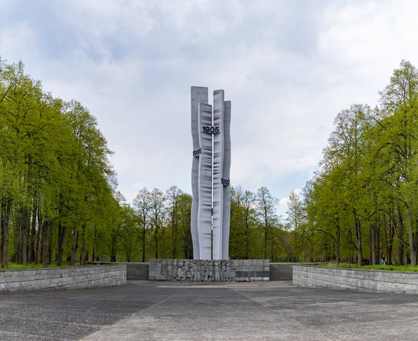 Een beeld van het Monument voor Revolutionaire Actie, in Lodz. - Foto, afbeelding