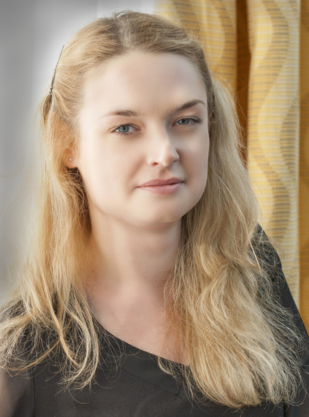young attractive long blond hair woman portrait - Foto, Bild