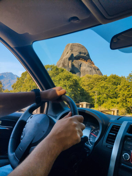 SUV samochód w górach Thessalia Grecja wakacje skopiuj przestrzeń - Zdjęcie, obraz