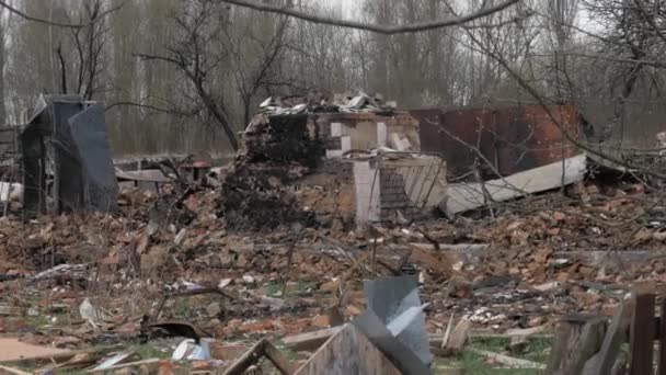 Destruido casa después de ser golpeado por una bomba rusa - Metraje, vídeo