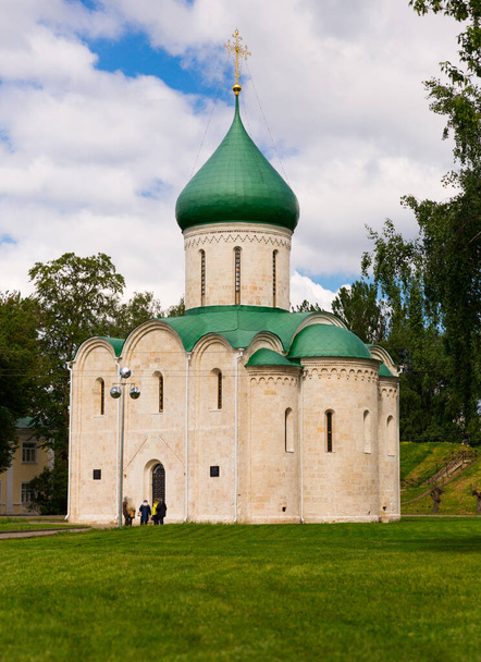 Image of Spaso-Preobrazhensky cathedral in Pereslavl Zalessky, Russia - Fotoğraf, Görsel