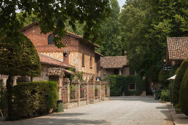 GRAZZANO VISCONTI, ITALY - JULY 20, 2021: View of the picturesque village of Grazzano Visconti, Piacenza province, Emilia Romagna, Italy - Foto, immagini