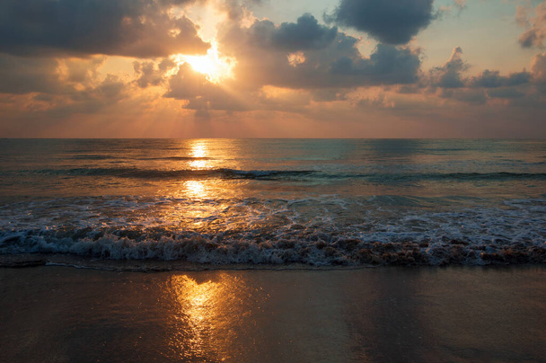 beautiful sunset over the sea - Foto, afbeelding