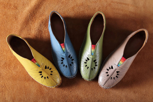 naisten kengät eri väreissä - Valokuva, kuva